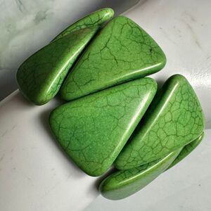 Chunky Green Howlite Stretch Bracelet